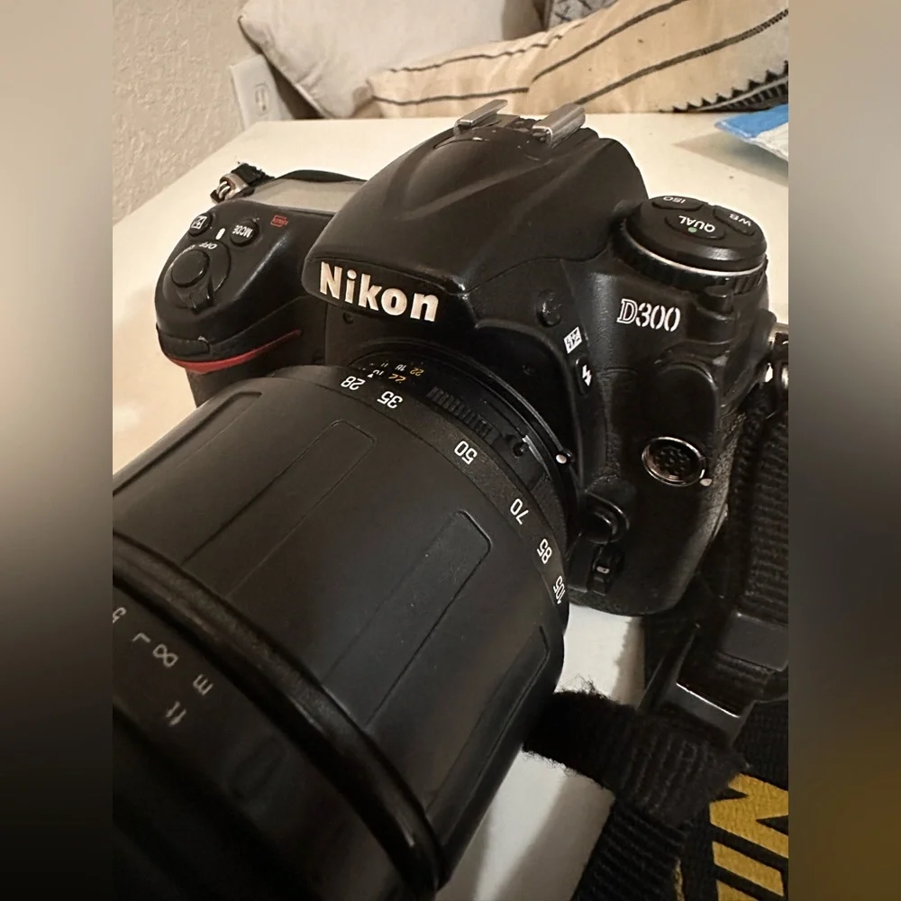 Nikon d300 digital camera with 28-105mm lens